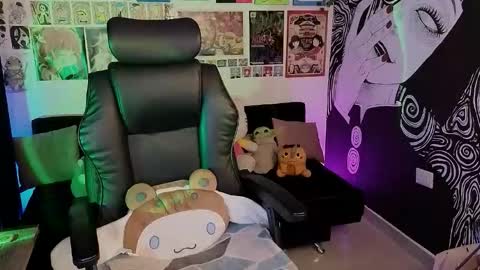    rawr   Anne Independent model      online show from February 18, 2026, 11:55 pm