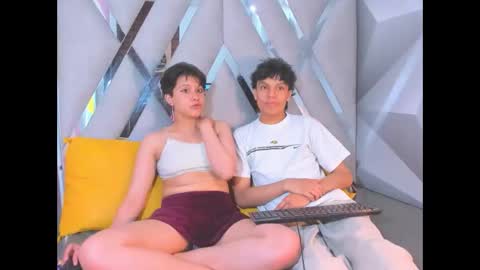 Snapshot of yui_and_rin_ chatting on December 3, 2025, 2:30 am Yui Rin online show from December 3, 2025, 2:30 am