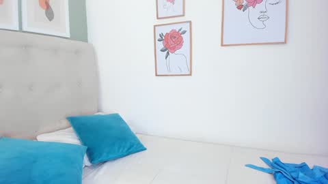 Yuliet online show from January 3, 2025, 8:01 pm