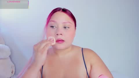 Yuliet online show from September 8, 2025, 5:12 pm