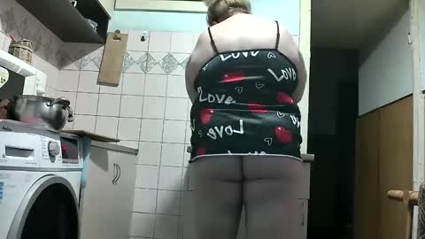 Yula online show from November 14, 2025, 3:33 pm