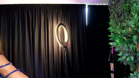 Yulia online show from December 17, 2025, 10:10 am