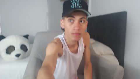yulian_vasquez online show from March 6, 2025, 12:19 pm