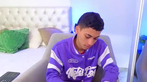 yulian_vasquez online show from February 10, 2026, 12:20 pm