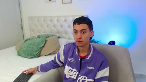 yulian_vasquez online show from February 14, 2026, 12:35 pm
