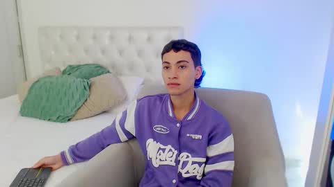 yulian_vasquez online show from February 25, 2026, 7:12 pm