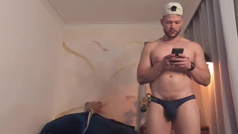 yulian 2811 online show from March 5, 2026, 1:34 am