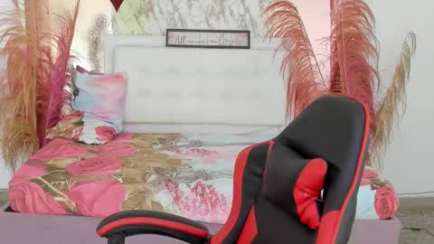 Snapshot of yulisa_fernandez chatting on December 13, 2025, 8:04 pm Yulisa online show from December 13, 2025, 8:04 pm