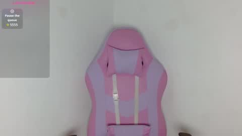 Yuli and SaraIndependent model online show from December 2, 2025, 4:07 am