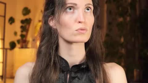 yulla dao online show from November 22, 2025, 5:12 pm