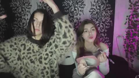 yummy_chica online show from October 23, 2025, 8:29 pm