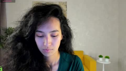 Snapshot of yummy_lamii chatting on April 27, 2026, 11:52 am Cindey online show from April 27, 2026, 11:52 am