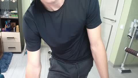 Snapshot of yummyalexxx chatting on April 19, 2026, 4:50 pm Alex online show from April 19, 2026, 4:50 pm