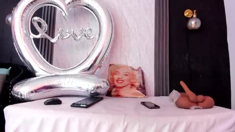 Yummyduo online show from May 8, 2026, 11:04 am