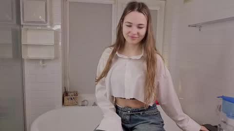 Snapshot of yummyemiily chatting on February 7, 2026, 5:16 pm Emily online show from February 7, 2026, 5:16 pm