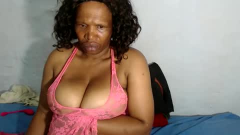 Snapshot of yummytittsxx chatting on December 20, 2025, 2:18 am yummytittsxx online show from December 20, 2025, 2:18 am