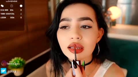 yuna_leen online show from July 27, 2026, 10:44 am