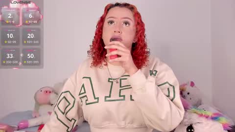 yunahott_ online show from November 18, 2025, 4:39 am