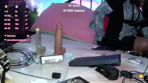 Snapshot of yungbbcbro chatting on January 7, 2025, 8:13 am Octavian online show from January 7, 2025, 8:13 am