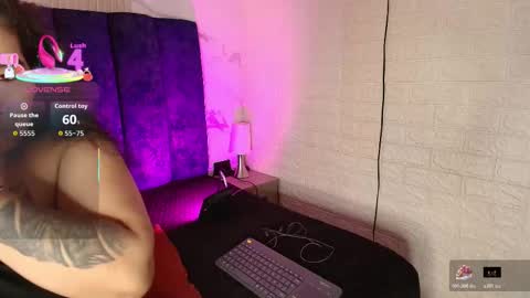 yunkeyc online show from December 23, 2025, 2:09 am