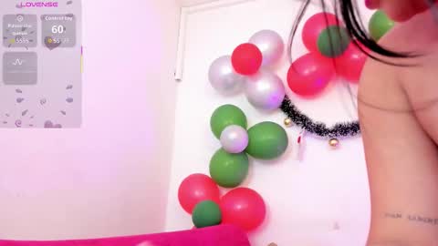 Yunna online show from December 5, 2025, 3:52 pm