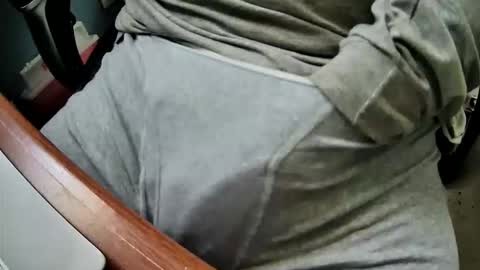 Snapshot of yuppers1234 chatting on October 15, 2025, 4:18 pm yuppers1234 online show from October 15, 2025, 4:18 pm