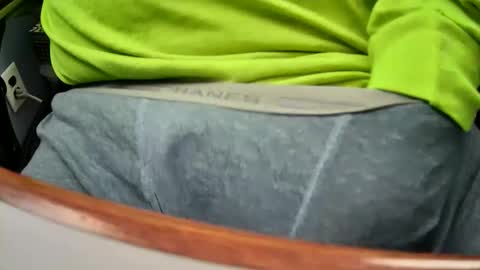 Snapshot of yuppers1234 chatting on December 5, 2025, 3:20 pm yuppers1234 online show from December 5, 2025, 3:20 pm