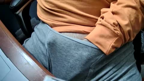 yuppers1234 online show from April 29, 2026, 3:49 pm