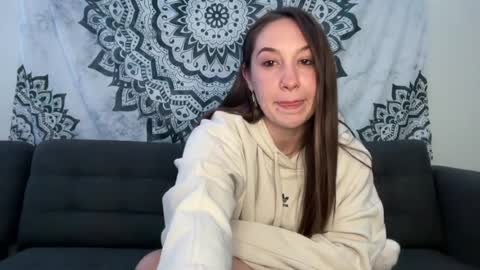 yurdreams_22 online show from May 10, 2026, 2:17 am