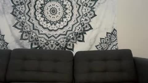 yurdreams_22 online show from May 22, 2026, 5:18 pm