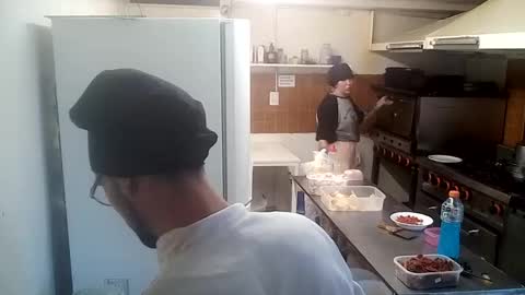 Yuumi online show from February 1, 2025, 10:34 pm