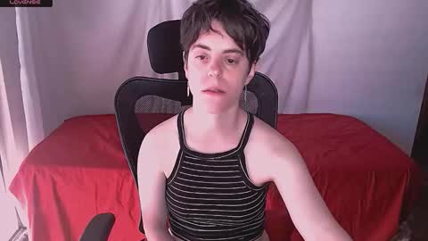 Yuyu online show from November 10, 2025, 7:57 pm