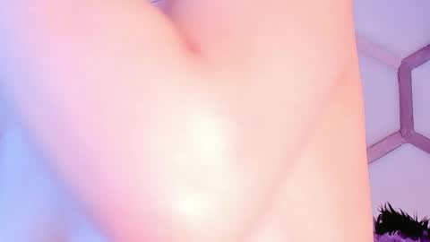 yvi online show from February 10, 2026, 12:37 am