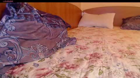 Snapshot of yzza_suave chatting on February 23, 2025, 2:35 pm yzza_suave online show from February 23, 2025, 2:35 pm