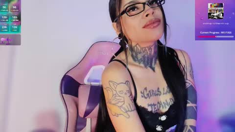 Snapshot of z_e_t_h_a chatting on September 30, 2025, 5:01 am tazzie online show from September 30, 2025, 5:01 am