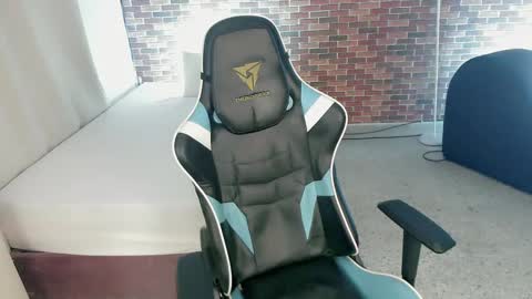 ZACARIAS online show from September 15, 2025, 3:39 am