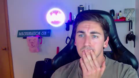Snapshot of zach_rhyder chatting on December 6, 2024, 3:30 am Zach Rhyder online show from December 6, 2024, 3:30 am