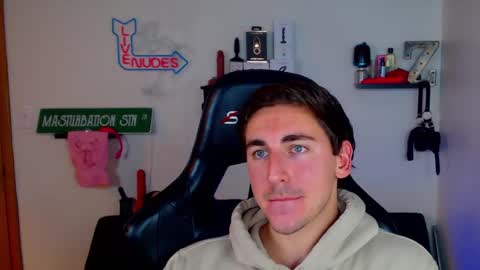 Snapshot of zach_rhyder chatting on December 17, 2024, 2:44 am Zach Rhyder online show from December 17, 2024, 2:44 am