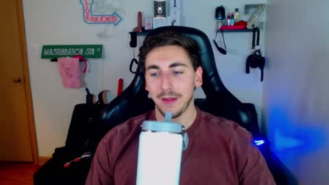 Snapshot of zach_rhyder chatting on January 20, 2025, 3:48 am Zach Rhyder online show from January 20, 2025, 3:48 am