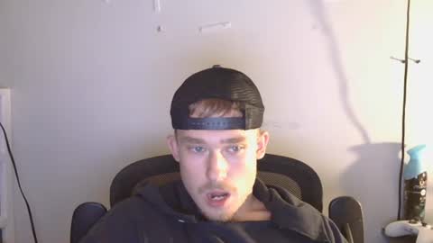 zachmcw25 online show from November 25, 2025, 9:09 am