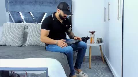 Snapshot of zack_froone chatting on December 3, 2025, 12:25 pm Richard online show from December 3, 2025, 12:25 pm