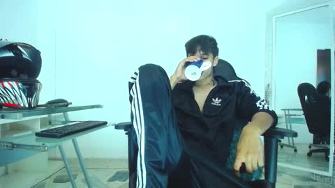 Snapshot of zacktk7 chatting on December 24, 2024, 9:11 pm zack online show from December 24, 2024, 9:11 pm