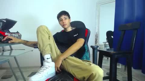 Snapshot of zacktk7 chatting on January 7, 2025, 9:25 pm zack online show from January 7, 2025, 9:25 pm