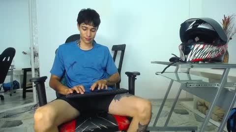 Snapshot of zacktk7 chatting on January 16, 2025, 8:03 pm zack online show from January 16, 2025, 8:03 pm