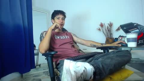 Snapshot of zacktk7 chatting on January 27, 2025, 2:24 pm zack online show from January 27, 2025, 2:24 pm