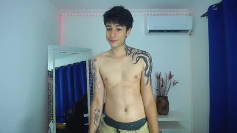 Snapshot of zacktk7 chatting on February 5, 2025, 11:39 pm zack online show from February 5, 2025, 11:39 pm