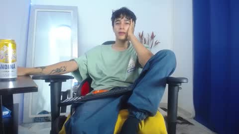 Snapshot of zacktk7 chatting on February 7, 2025, 9:26 pm zack online show from February 7, 2025, 9:26 pm