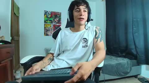 Snapshot of zacktk7 chatting on February 12, 2025, 7:23 am zack online show from February 12, 2025, 7:23 am