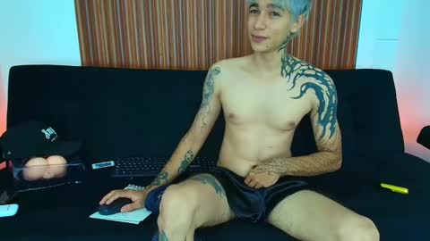 Snapshot of zacktk7 chatting on February 25, 2025, 11:33 pm zack online show from February 25, 2025, 11:33 pm