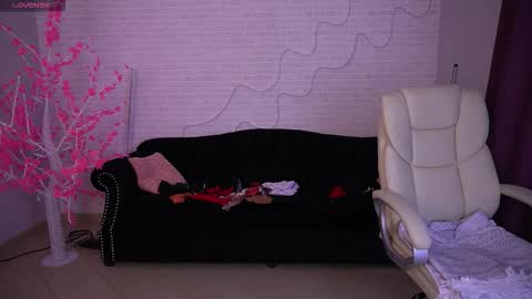 Zafiramoonn online show from February 25, 2026, 7:07 am